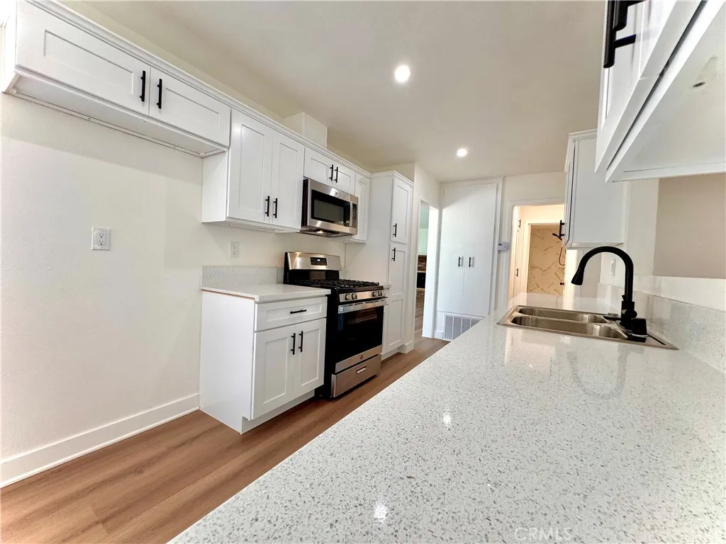 681 Birch Avenue, Upland, California 91786 home-pic-8