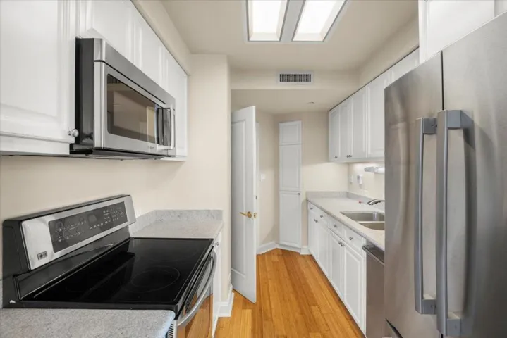 601 Laurel Avenue 907, San Mateo, California 94401