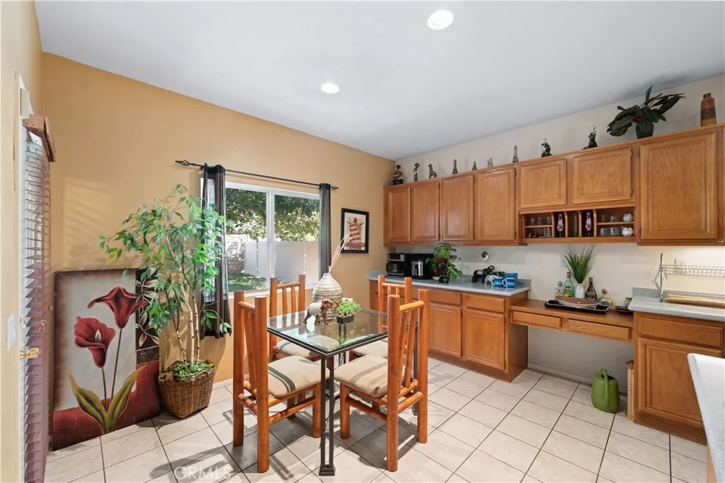 37032 Sabal Avenue, Palmdale, California 93552 home-pic-35