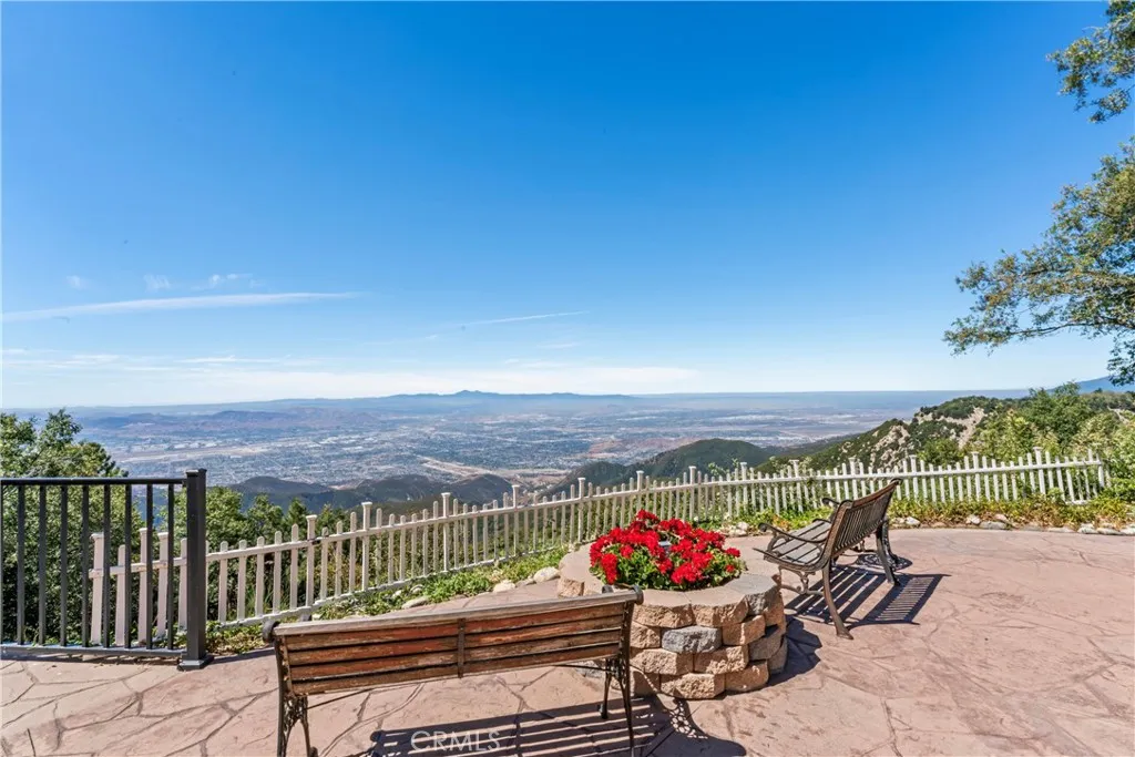 26419 Apache Trail, Rimforest, California 92378 home-pic-0