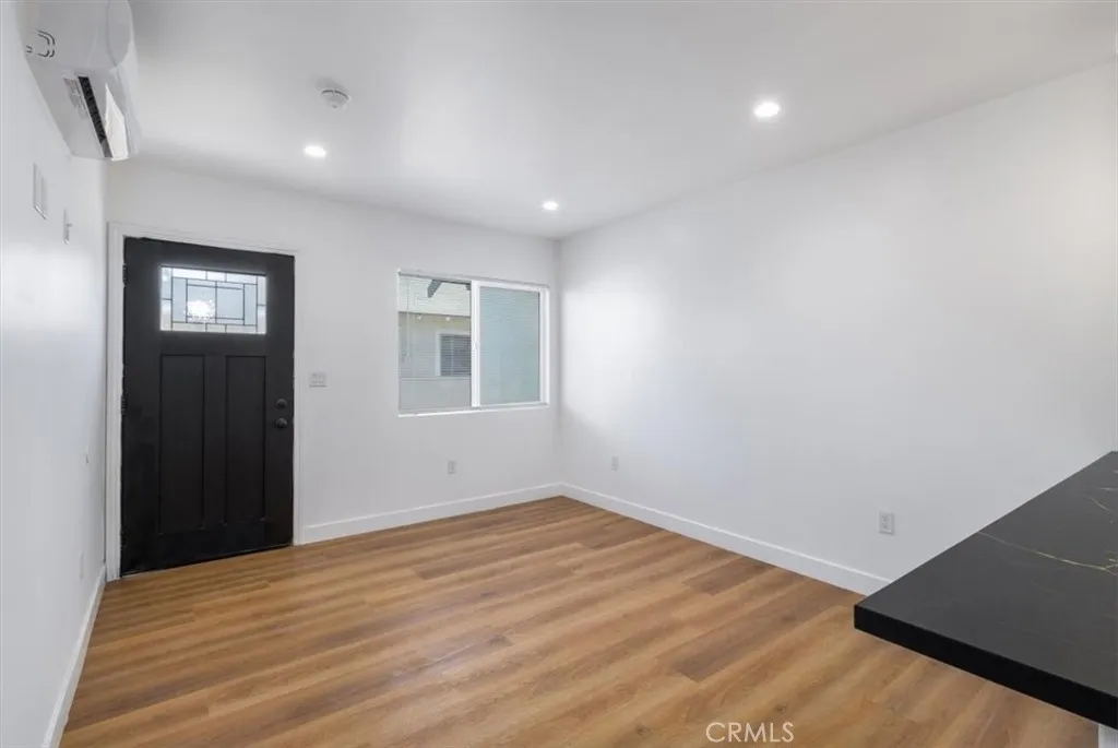 6616 Denver Avenue, Los Angeles, California 90044 home-pic-29