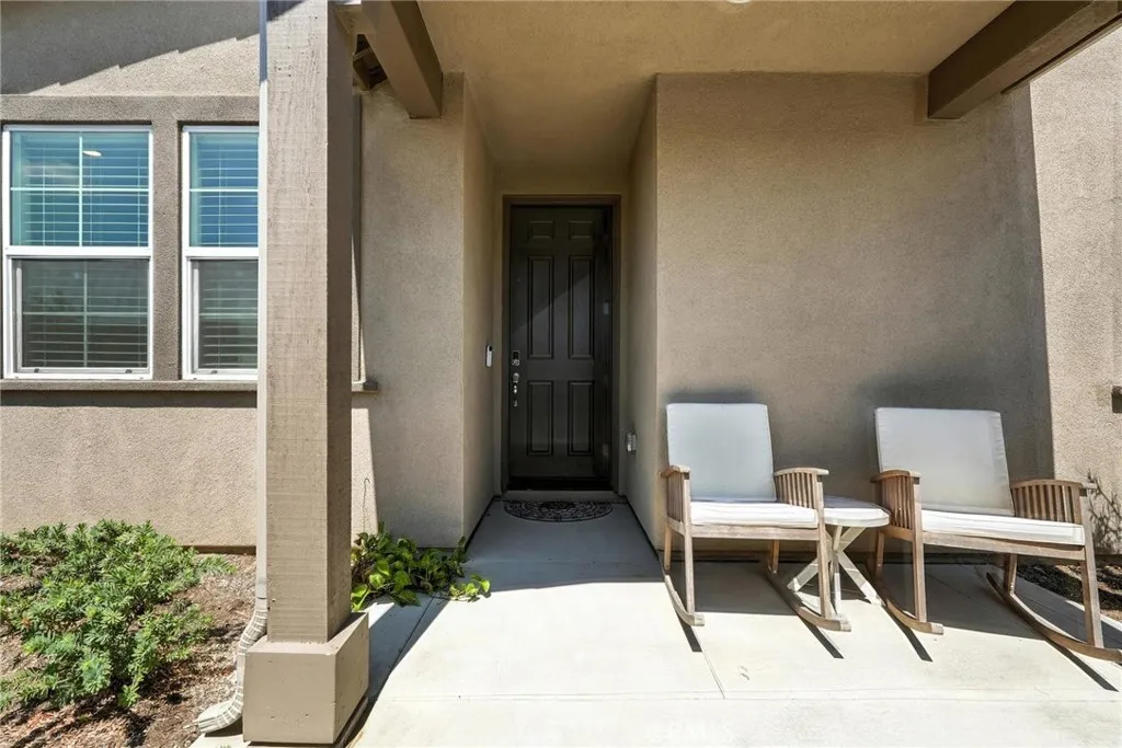 28267 Ashtree Street, Temecula, California 92591 home-pic-2