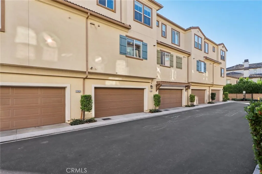 12463 Phoenix Court, Eastvale, California 91752 home-pic-38