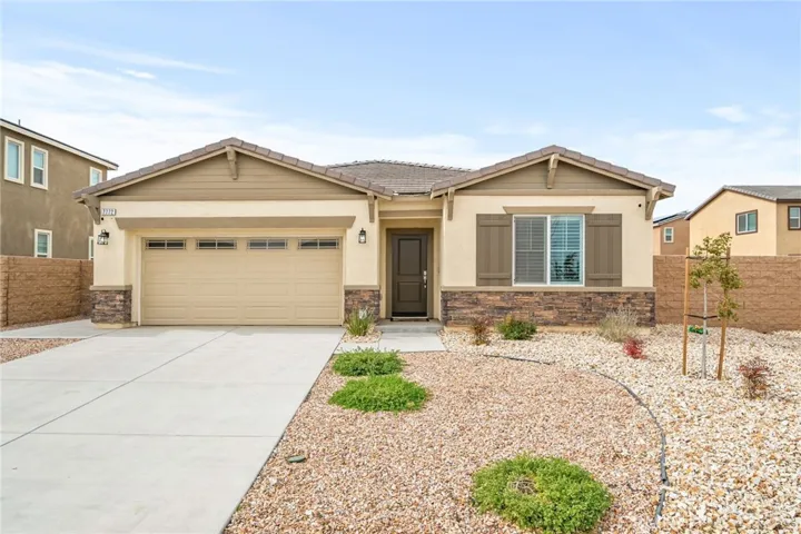 7772 Tamarisk Avenue, Oak Hills, California 92344