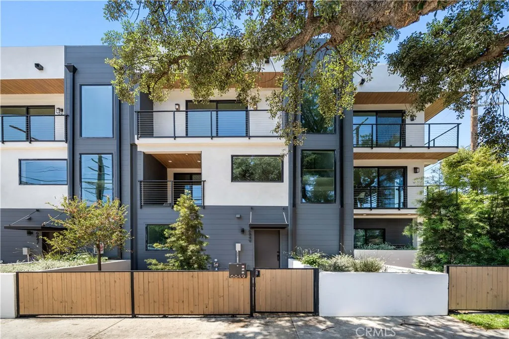 6849 N Figueroa Street, Los Angeles, California 90042, 3 Bedrooms Bedrooms, ,4 BathroomsBathrooms,Residential,For Sale,Figueroa,WS25167416