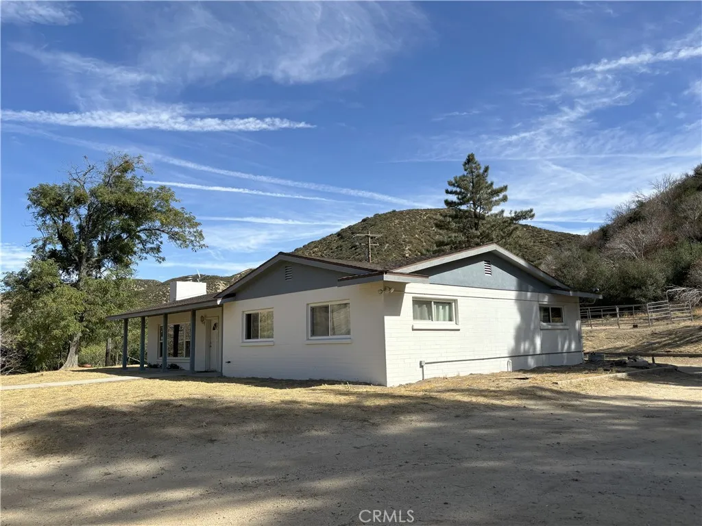 42930 Lake Hughes Road, Lake Hughes, California 93532 home-pic-8