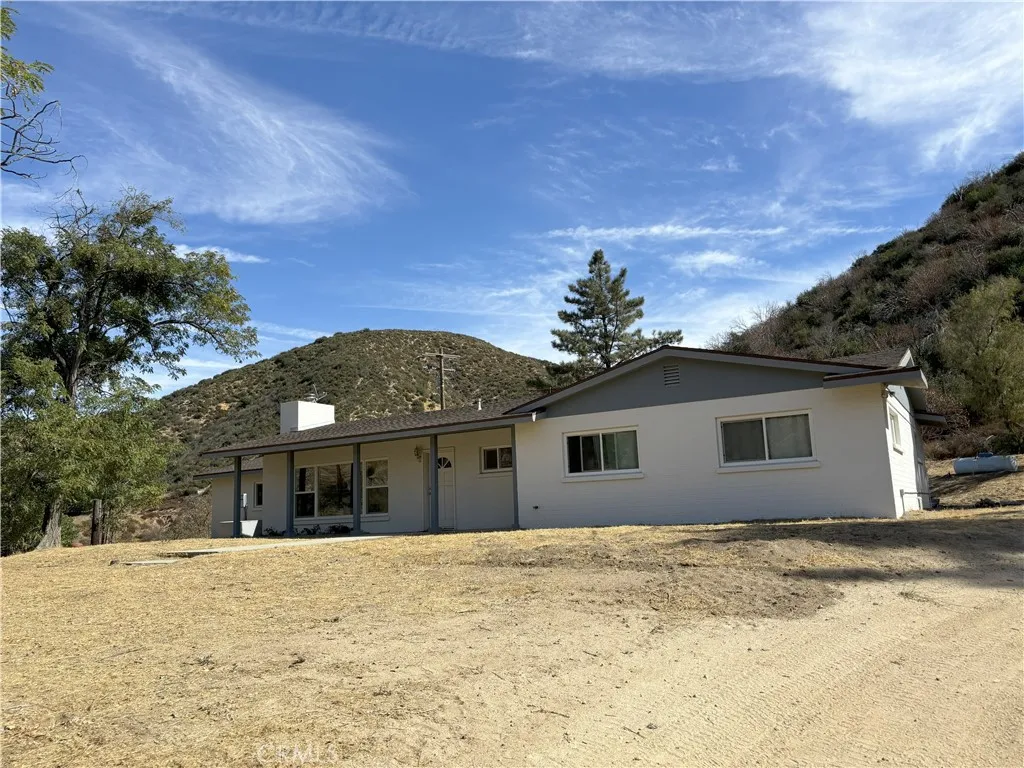 42930 Lake Hughes Road, Lake Hughes, California 93532 home-pic-7