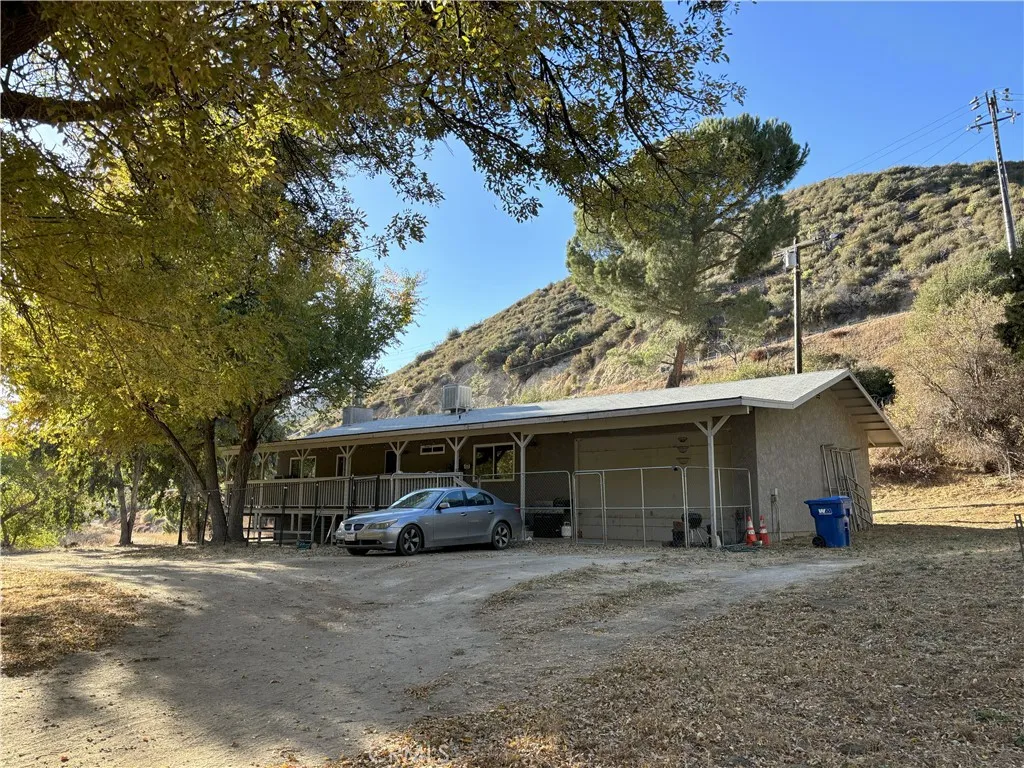 42930 Lake Hughes Road, Lake Hughes, California 93532 home-pic-34