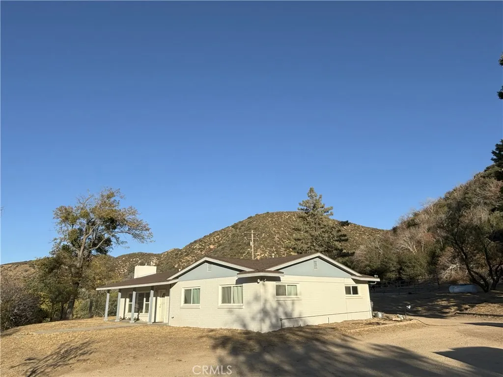 42930 Lake Hughes Road, Lake Hughes, California 93532 home-pic-6