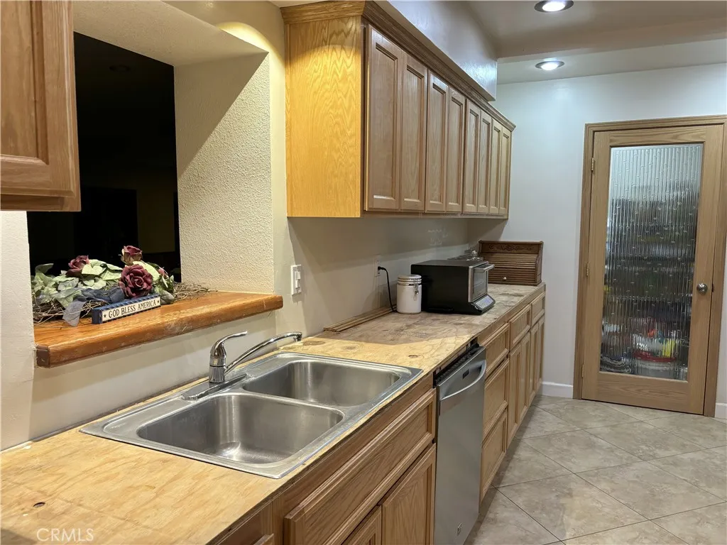 42930 Lake Hughes Road, Lake Hughes, California 93532 home-pic-23