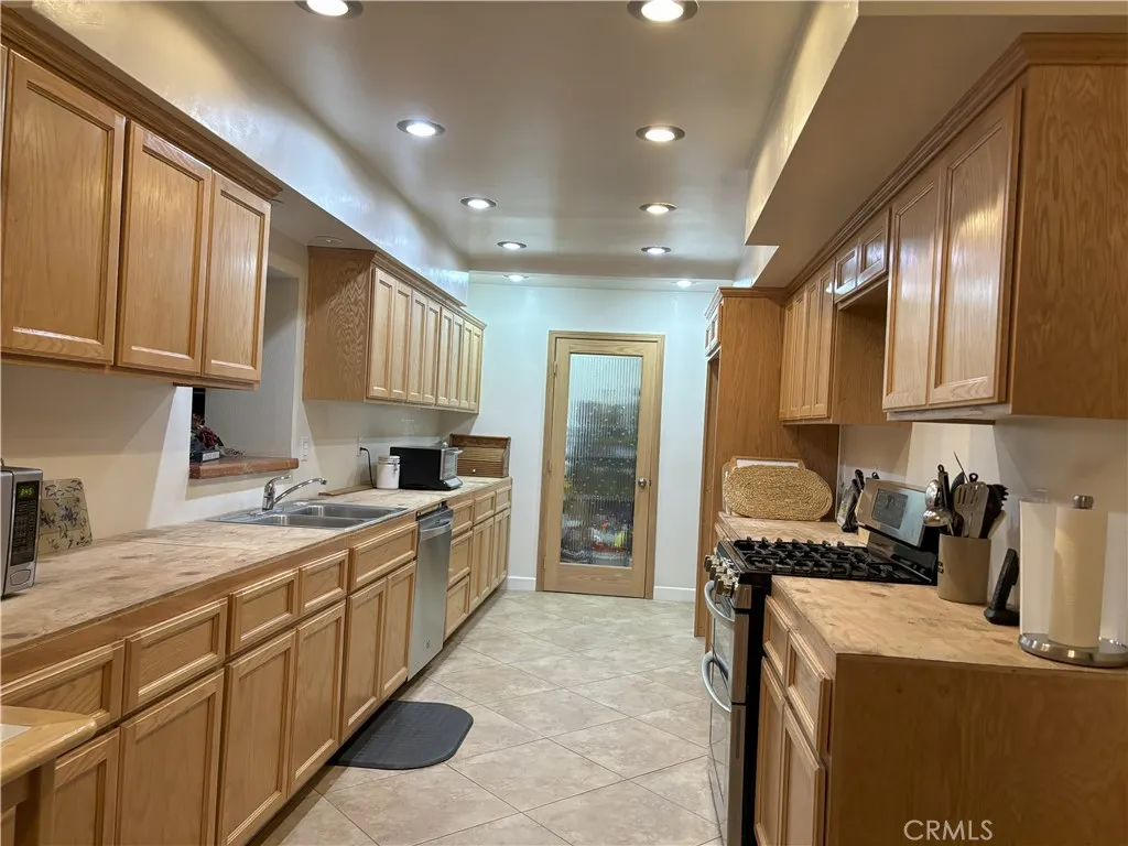 42930 Lake Hughes Road, Lake Hughes, California 93532 home-pic-24