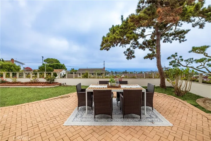 28717 Trailriders Drive, Rancho Palos Verdes, California 90275