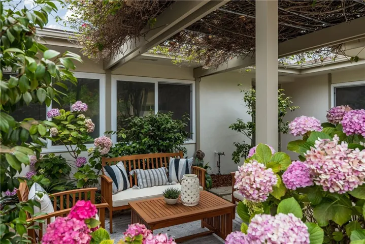 28717 Trailriders Drive, Rancho Palos Verdes, California 90275