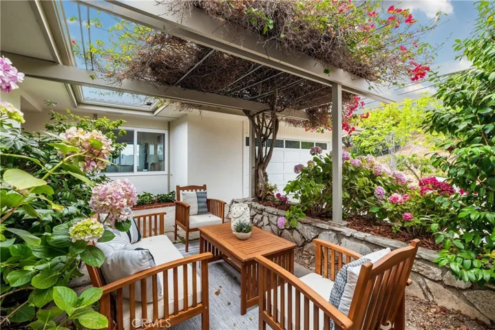 28717 Trailriders Drive, Rancho Palos Verdes, California 90275