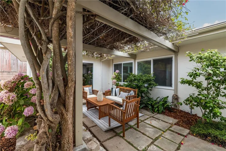 28717 Trailriders Drive, Rancho Palos Verdes, California 90275