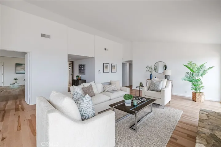 28717 Trailriders Drive, Rancho Palos Verdes, California 90275