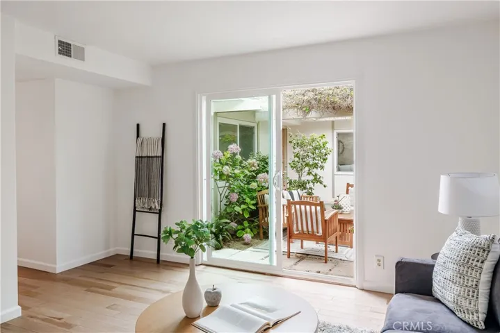 28717 Trailriders Drive, Rancho Palos Verdes, California 90275
