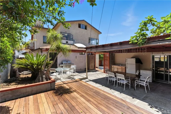10717 Whitburn Street, Culver City, California 90230