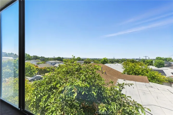 10717 Whitburn Street, Culver City, California 90230