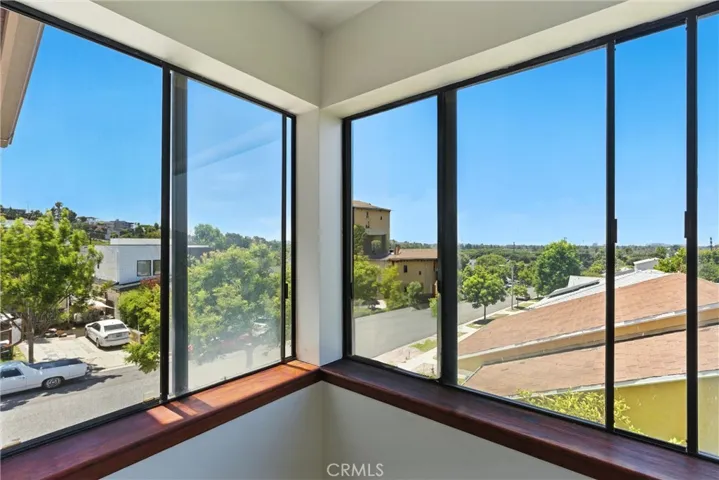 10717 Whitburn Street, Culver City, California 90230