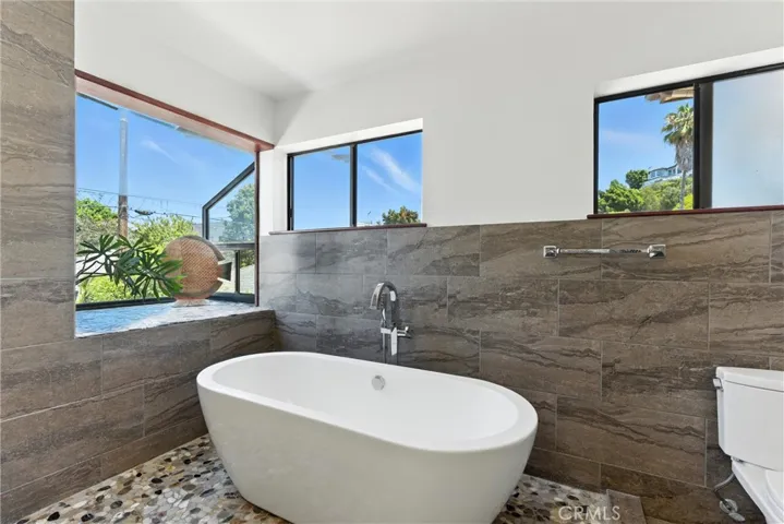 10717 Whitburn Street, Culver City, California 90230