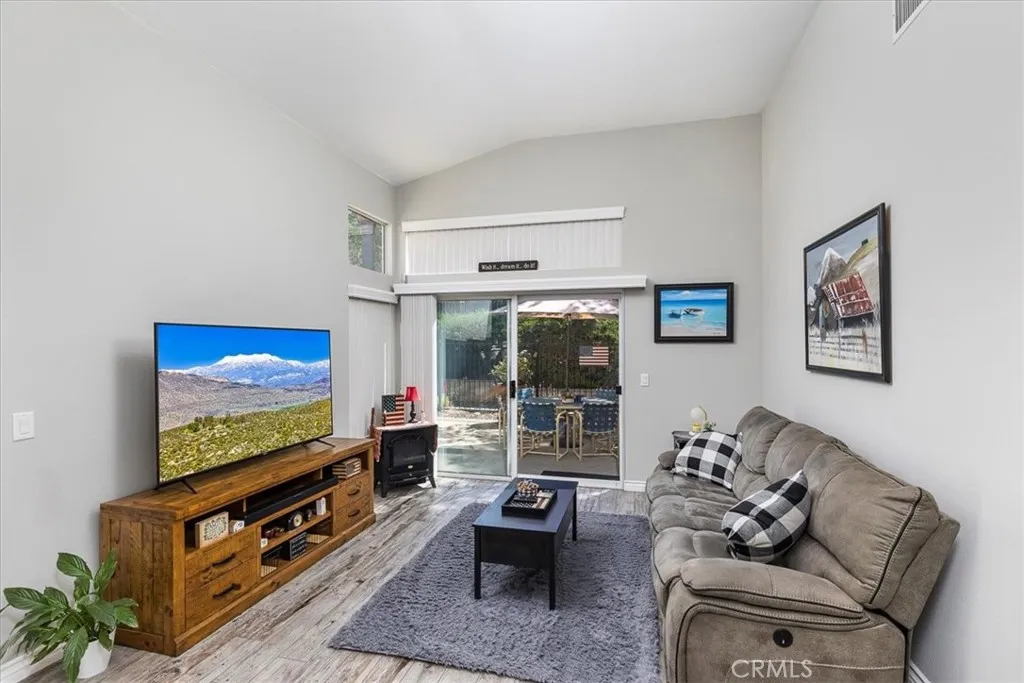 40532 Corte Lucia, Murrieta, California 92562 home-pic-12