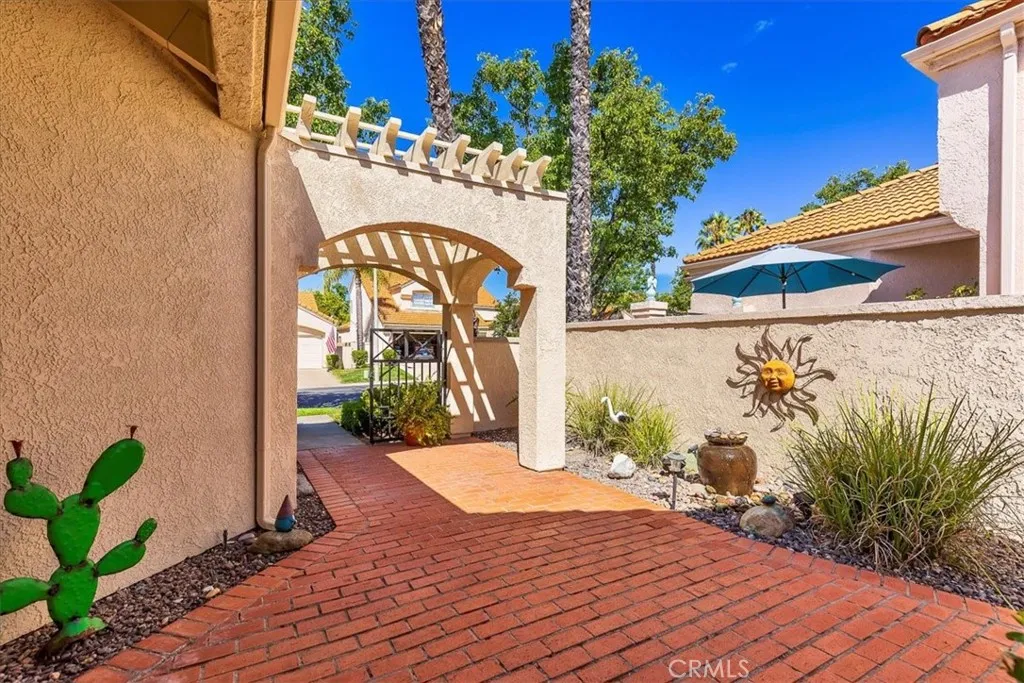 40532 Corte Lucia, Murrieta, California 92562 home-pic-3