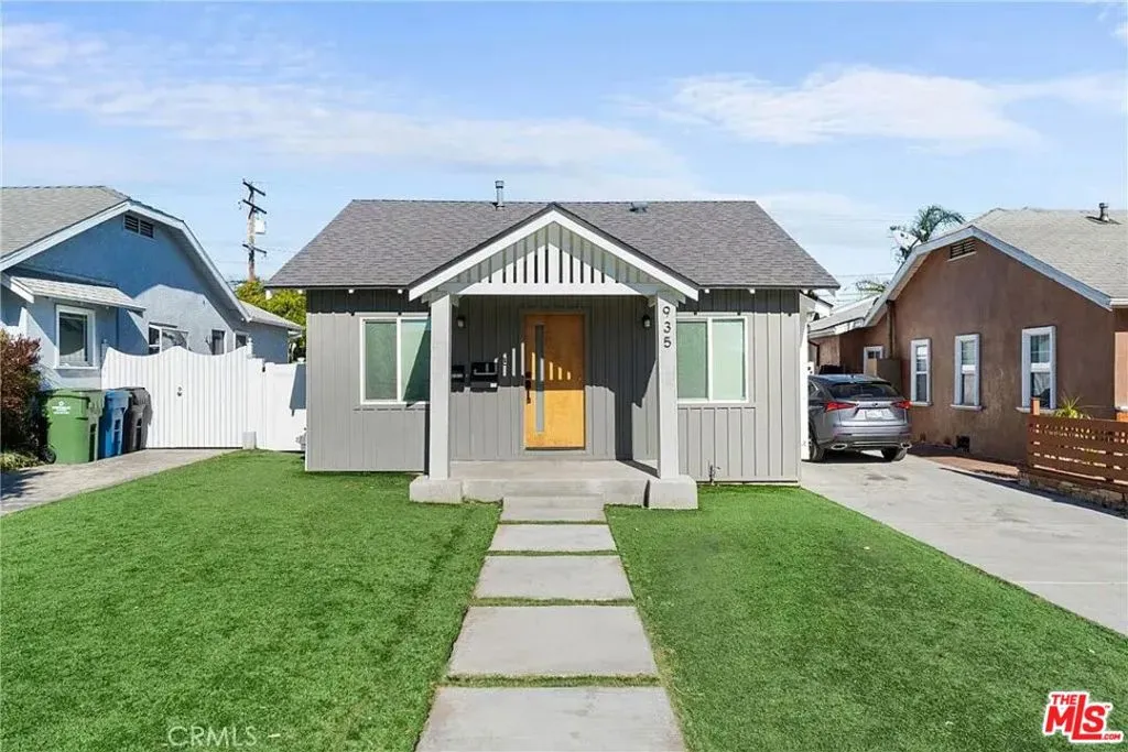 935 E Fairview Boulevard, Inglewood, California 90302, 2 Bedrooms Bedrooms, ,2 BathroomsBathrooms,Residential Lease,For Rent,Fairview,25569765