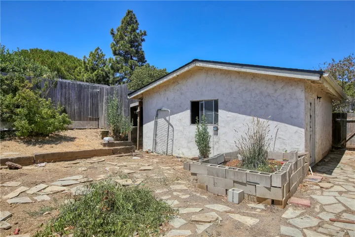 1097 San Adriano, San Luis Obispo, California 93405