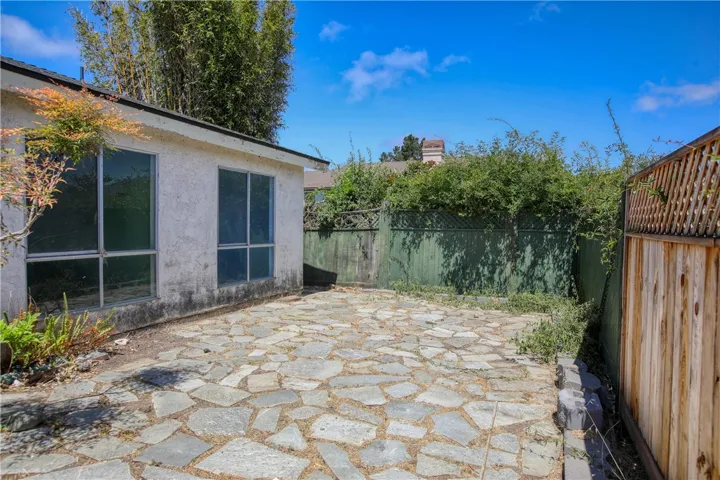 1097 San Adriano, San Luis Obispo, California 93405