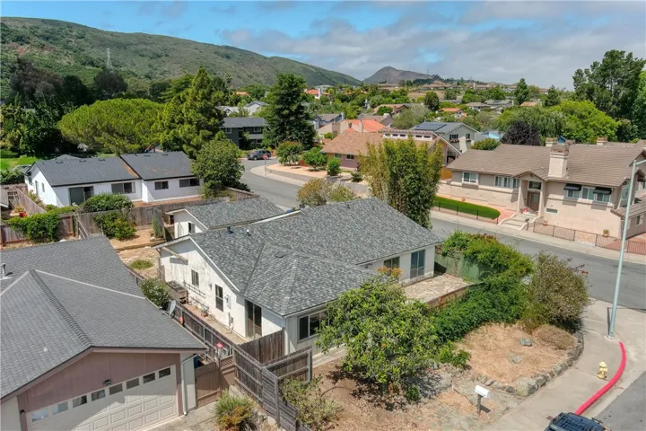 1097 San Adriano, San Luis Obispo, California 93405