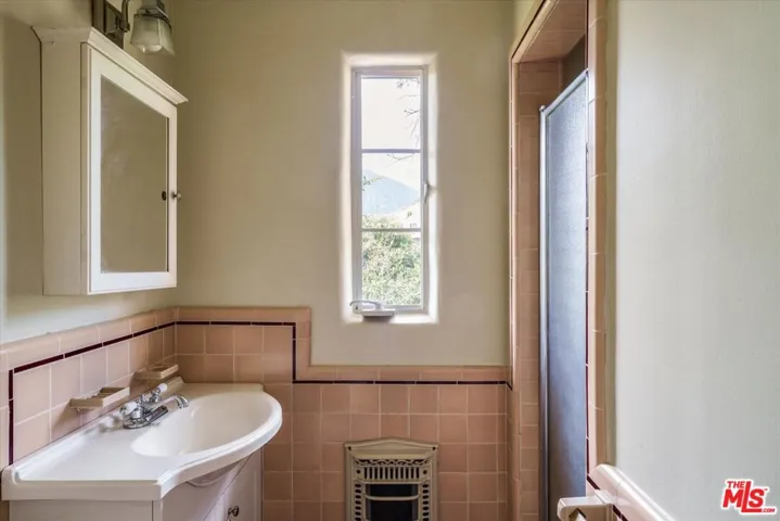 11111 Tujunga Canyon Boulevard, Tujunga, California 91042