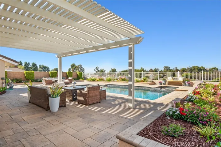 536 S Tumbleweed Road, Anaheim Hills, California 92807