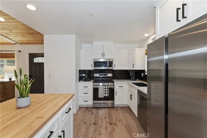 901 Ash Lane, Big Bear City, California 92314