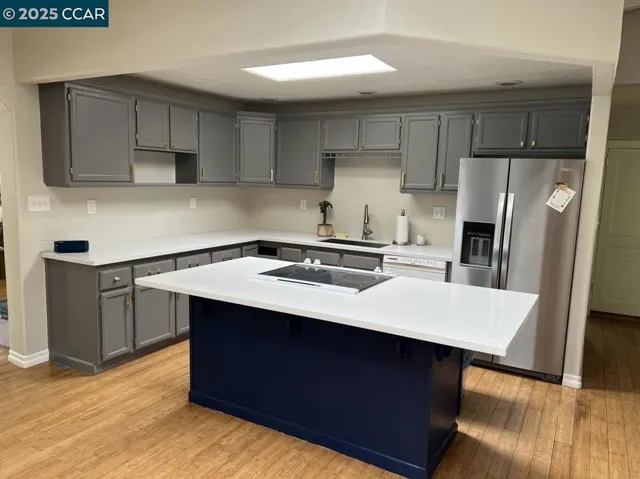 4760 Del Rio, Sacramento, California 95822-1132