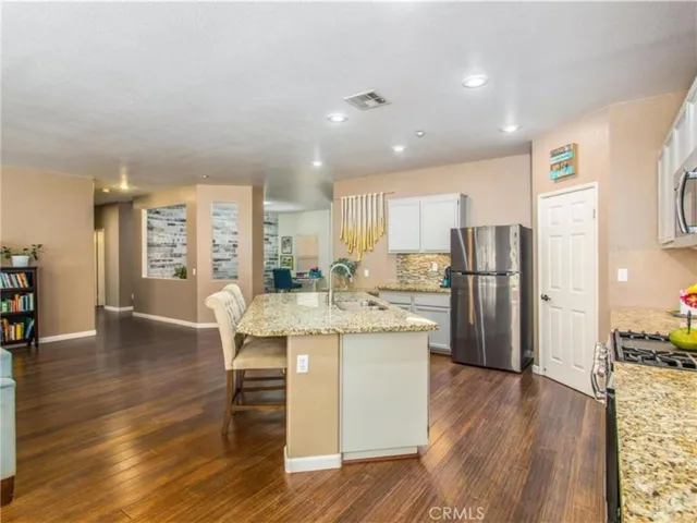 30016 Cabo Del Oeste, Highland, California 92346