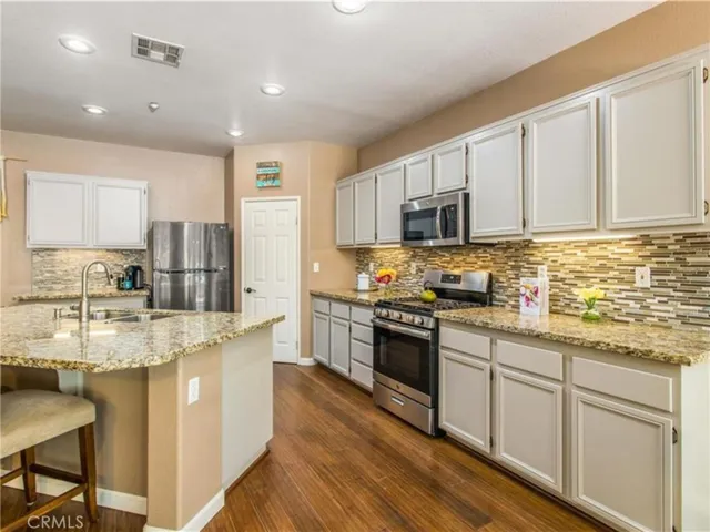 30016 Cabo Del Oeste, Highland, California 92346