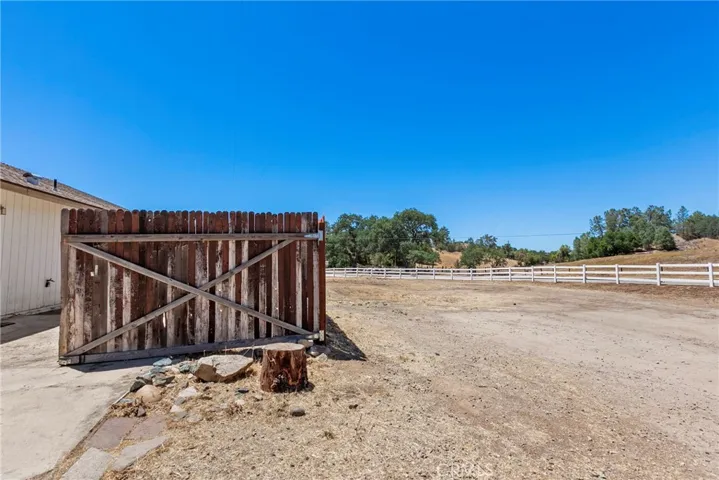 4281 Blue Road, Creston, California 93432