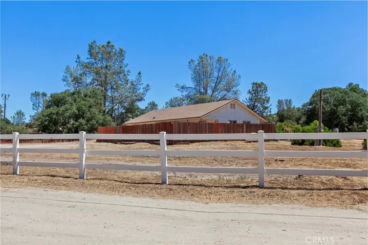 4281 Blue Road, Creston, California 93432