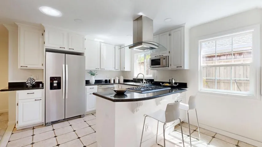 175 G Street, Redwood City, California 94063