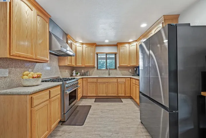 39024 Blacow Rd, Fremont, California 94538