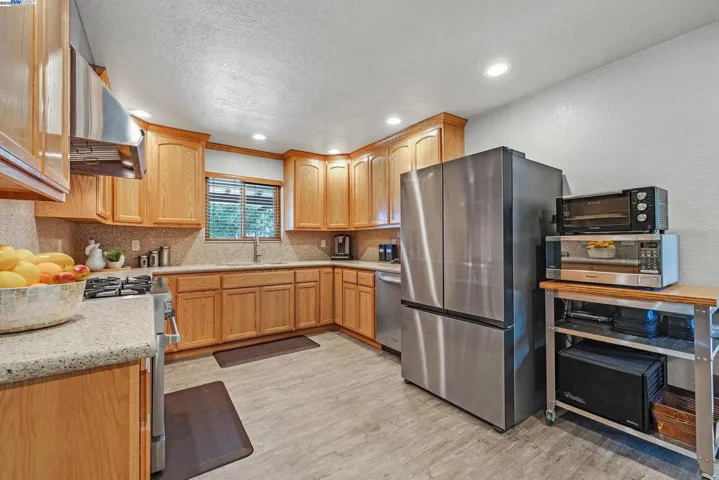 39024 Blacow Rd, Fremont, California 94538