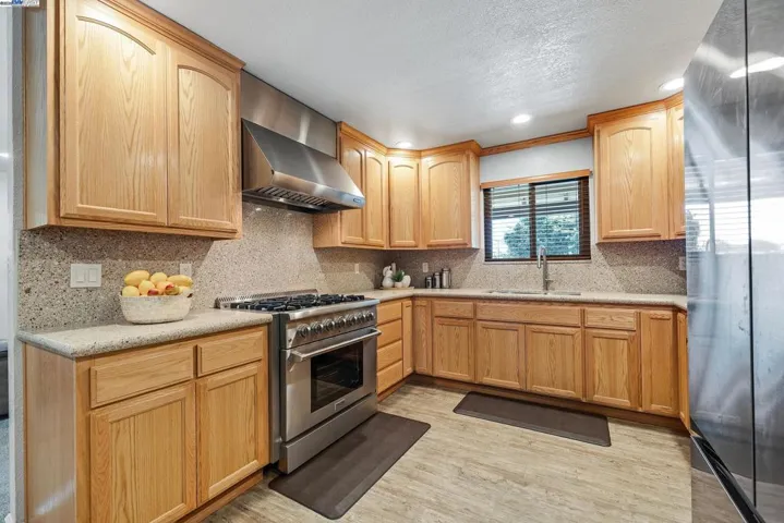 39024 Blacow Rd, Fremont, California 94538