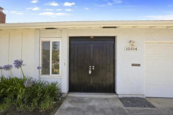 13514 Avenida Del Charro, El Cajon, California 92021