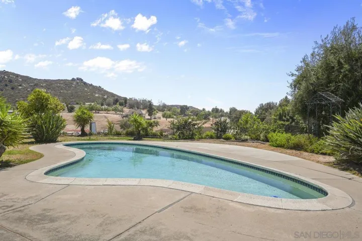 13514 Avenida Del Charro, El Cajon, California 92021