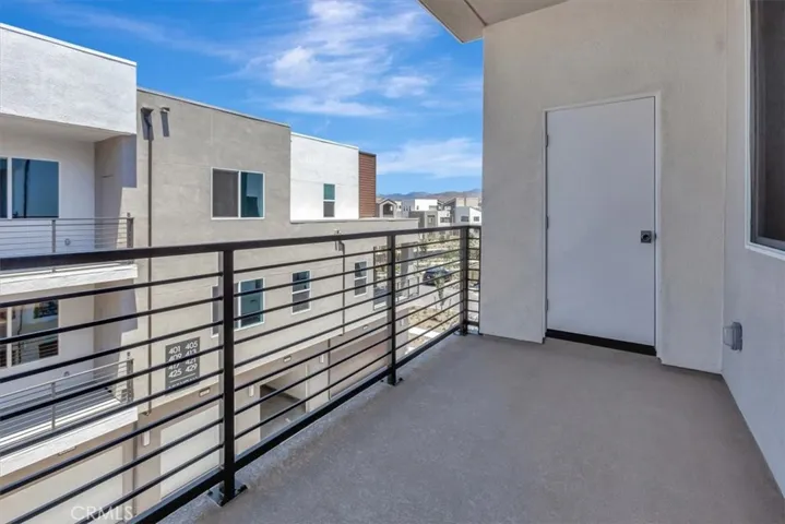Great balcony space!