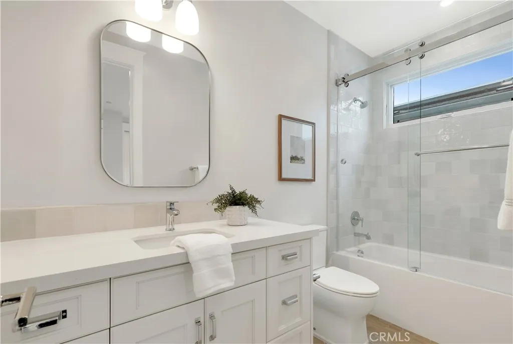 387 La Perle Place, Costa Mesa, California 92627 home-pic-14