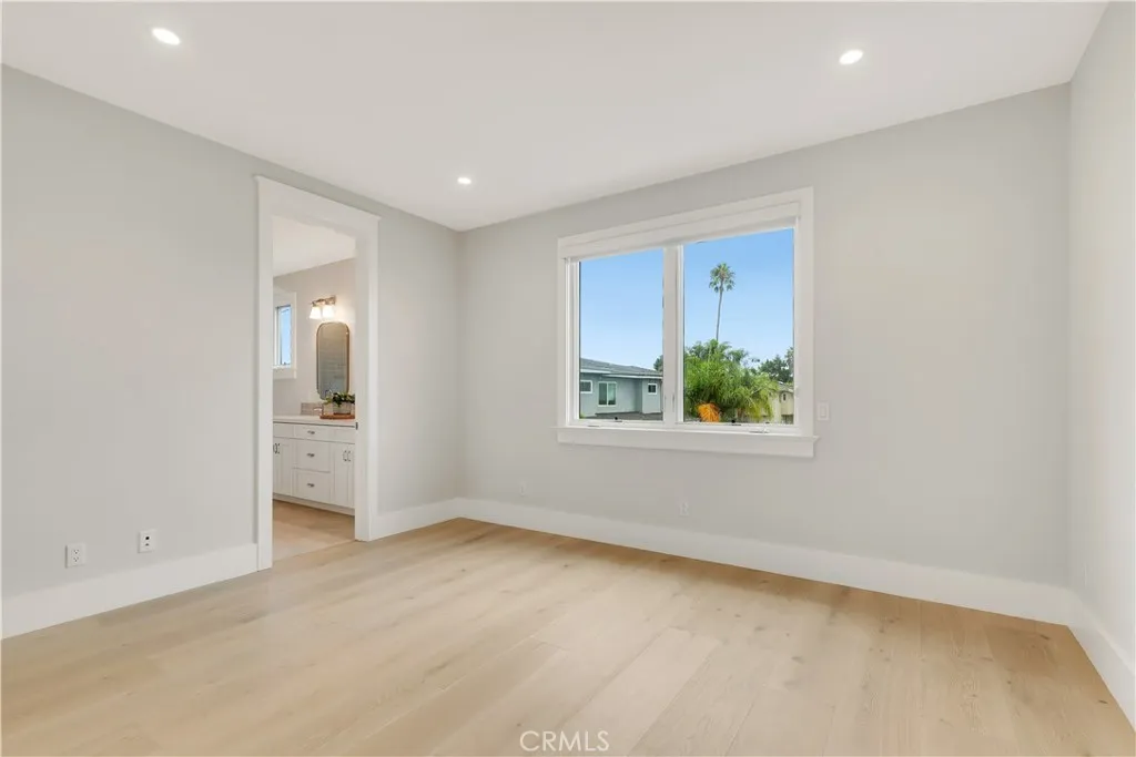387 La Perle Place, Costa Mesa, California 92627 home-pic-10