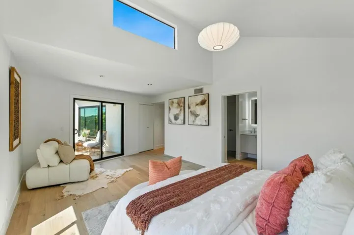 324 Clifton Avenue, San Carlos, California 94070