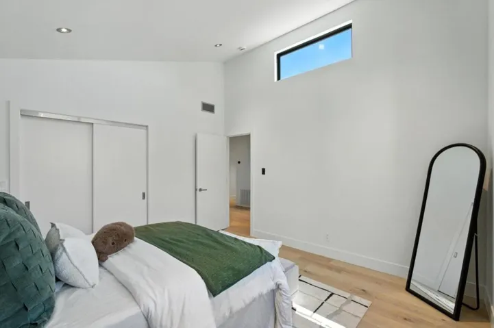 324 Clifton Avenue, San Carlos, California 94070